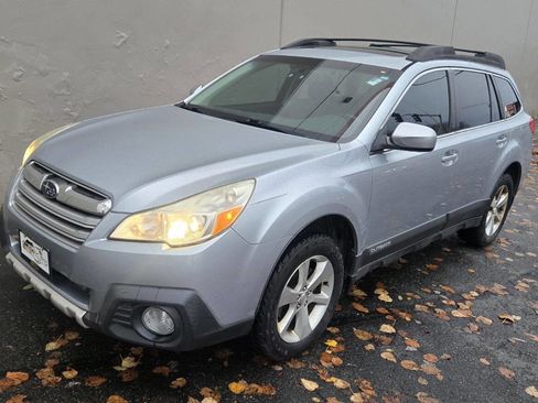 Used 2013 Subaru Outback 2.5i Limited image 2