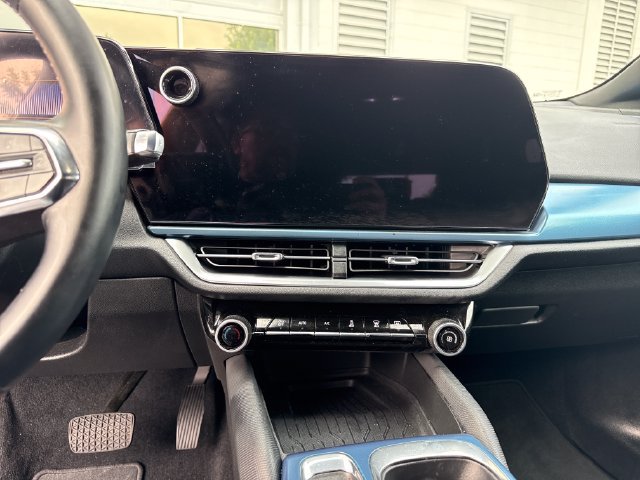 Used 2024 Chevrolet Equinox EV LT FWD image 18