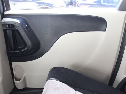 Used 2011 Dodge Grand Caravan Express w/ PWR Window Group image 31