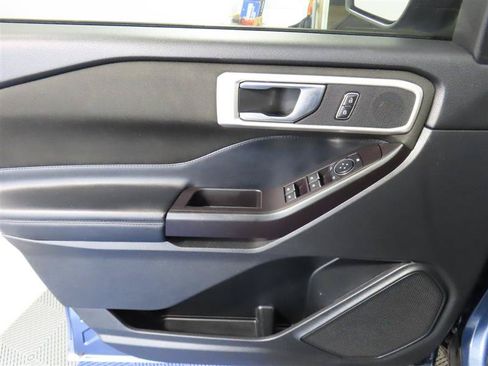 Used 2020 Ford Explorer XLT RWD image 17
