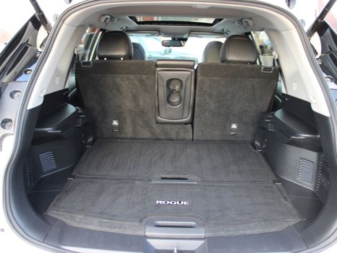 Used 2019 Nissan Rogue SL w/ Premium Package image 5