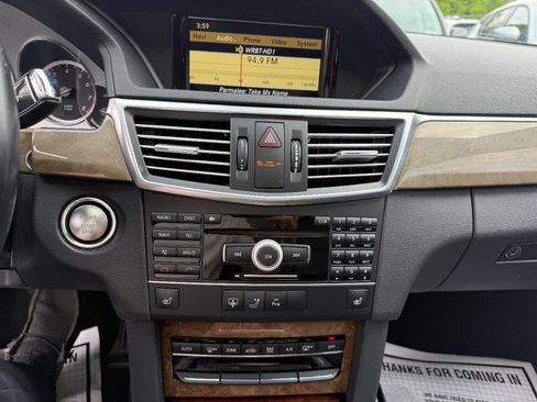 Used 2011 Mercedes-Benz E 350 4MATIC Sedan image 16