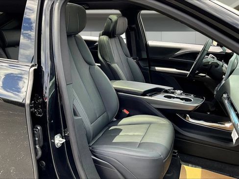 Certified 2024 Cadillac Lyriq Luxury AWD/4WD image 29