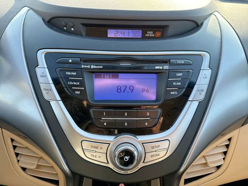 Used 2013 Hyundai Elantra GLS w/ Preferred Pkg image 17