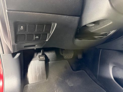 Used 2015 Nissan Pathfinder SV AWD/4WD image 14
