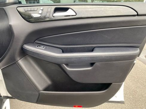 Used 2019 Mercedes-Benz GLS 450 4MATIC image 32