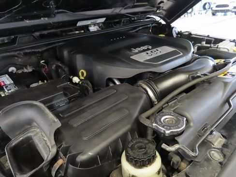 Used 2013 Jeep Wrangler Sport image 28