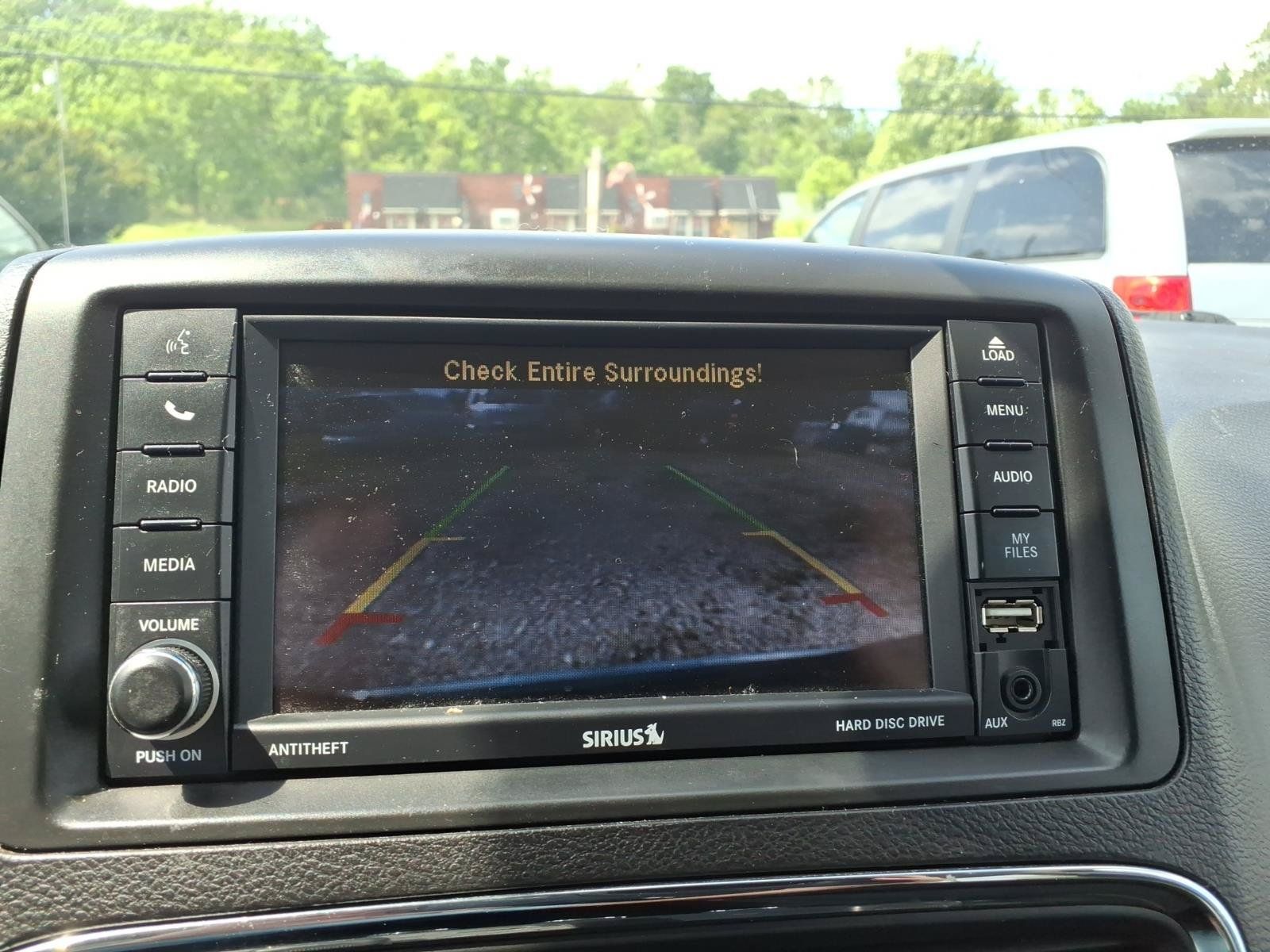 Used 2018 Dodge Grand Caravan SE w/ UConnect Hands-Free Group FWD image 9