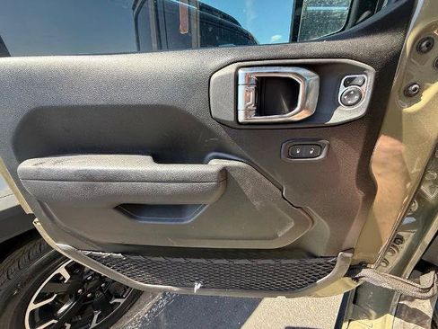 Used 2025 Jeep Wrangler Unlimited Rubicon w/ Safety Group AWD/4WD image 7