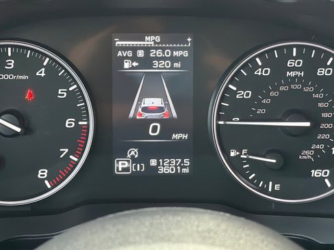 Used 2025 Subaru Crosstrek 2.5i Limited w/ Crosstrek Mirror Package image 27