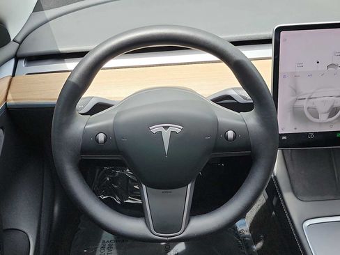 Used 2021 Tesla Model 3 Standard Range Plus RWD image 19