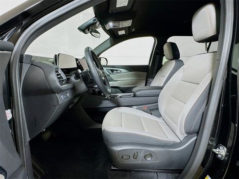 Certified 2025 Chevrolet Traverse LT image 19