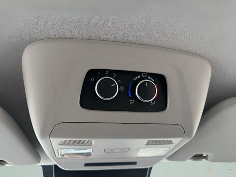 Used 2022 Ford Transit 350 XLT RWD image 13