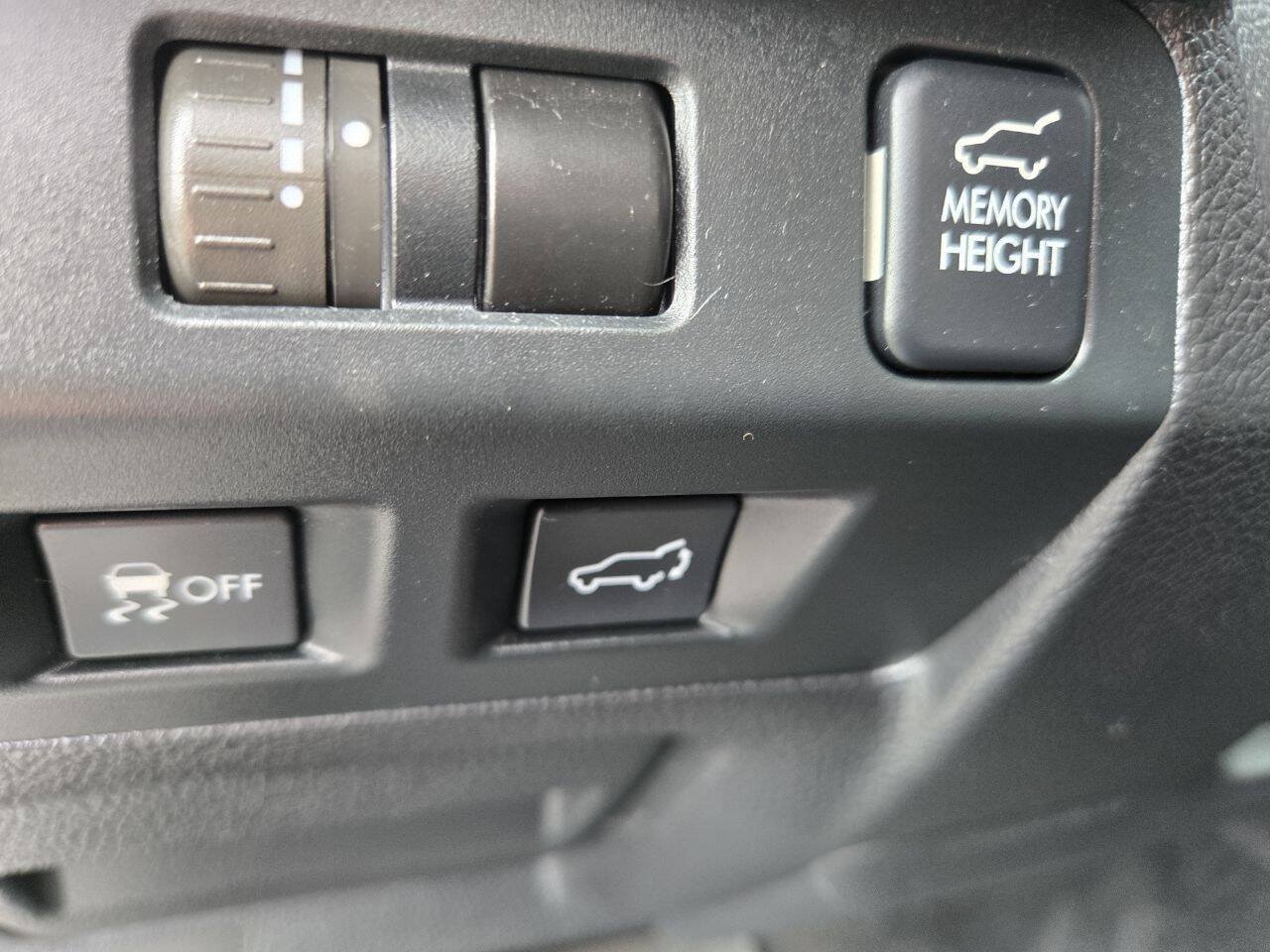 Used 2014 Subaru Forester 2.5i Limited AWD/4WD image 15