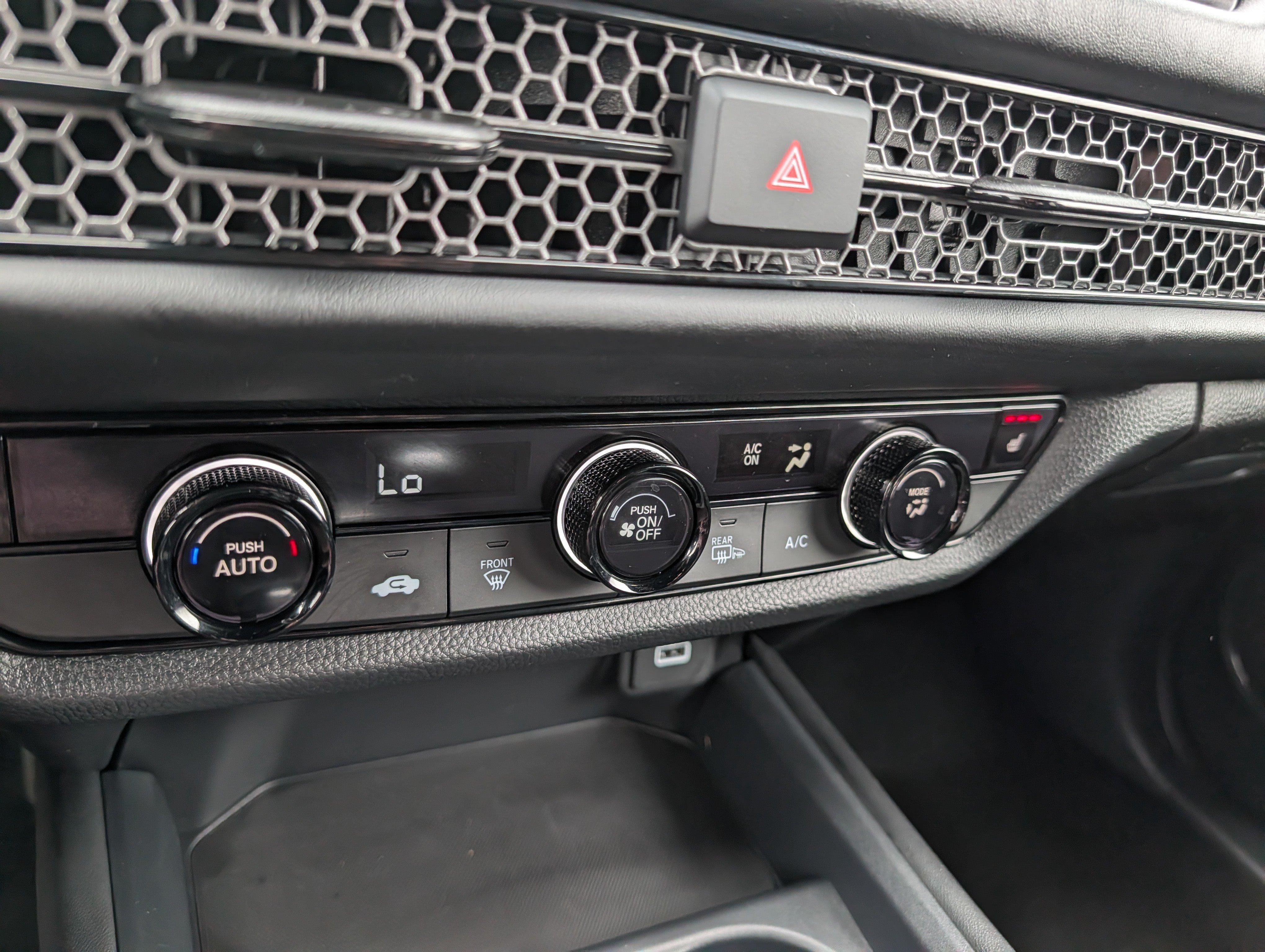 Used 2025 Honda HR-V Sport image 30