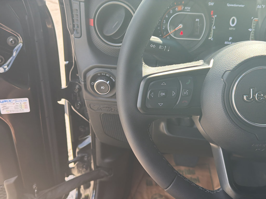 Used 2025 Jeep Wrangler Unlimited Rubicon AWD/4WD image 31