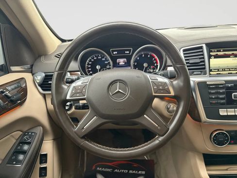 Used 2014 Mercedes-Benz GL 450 4MATIC image 31