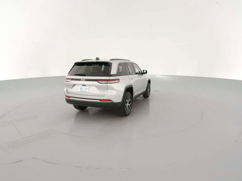 New 2025 Jeep Grand Cherokee Limited image 11