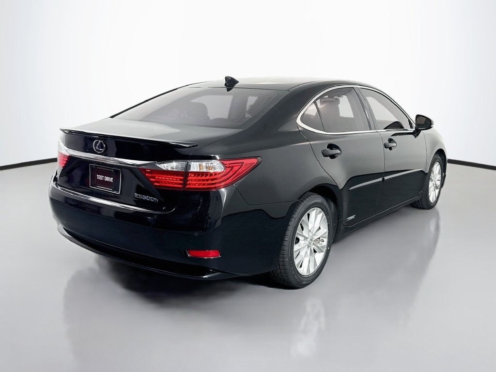 Used 2015 Lexus ES 300h w/ Navigation System Package FWD image 7