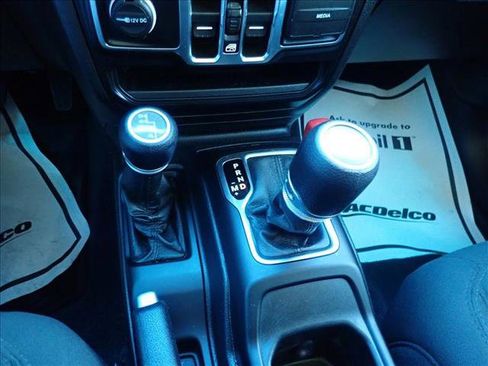 Used 2022 Jeep Wrangler Unlimited Sport AWD/4WD image 19