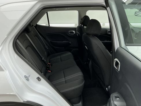 Used 2025 Hyundai Venue SEL image 23