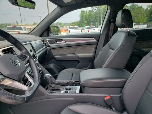 Used 2023 Volkswagen Atlas Cross Sport SEL AWD/4WD image 25