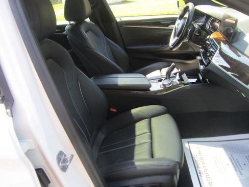 Used 2019 BMW 530i xDrive w/ M Sport Package AWD/4WD image 13
