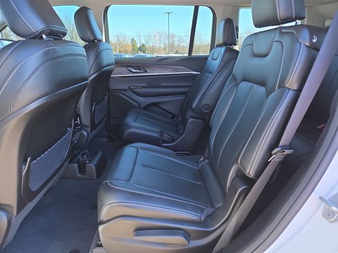 Used 2023 Jeep Grand Cherokee L Limited image 10