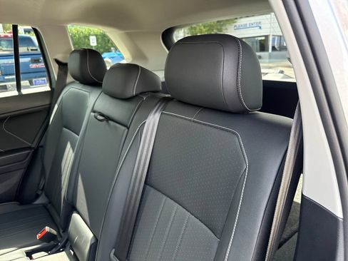 Used 2023 Volkswagen Tiguan SE AWD/4WD image 20