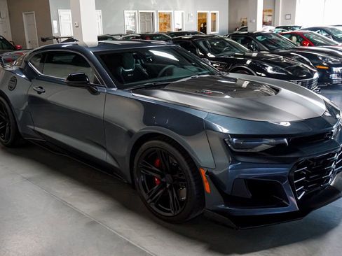 Used 2021 Chevrolet Camaro ZL1 image 4