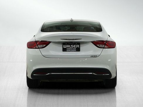 Used 2016 Chrysler 200 Limited w/ Anniversary Edition FWD image 4