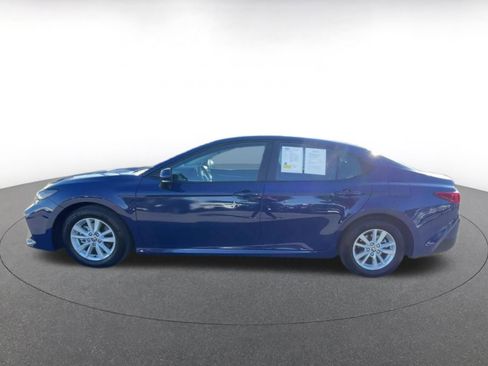 Used 2025 Toyota Camry LE image 9