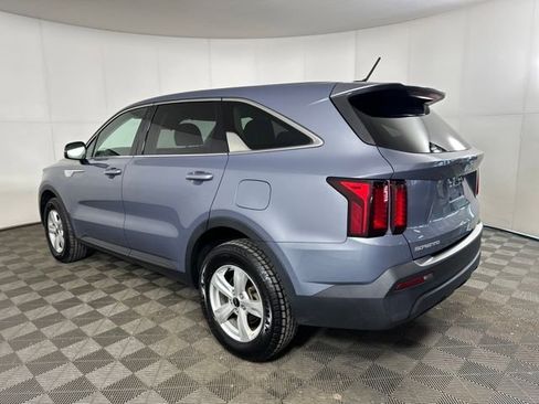 Used 2023 Kia Sorento LX AWD/4WD image 5
