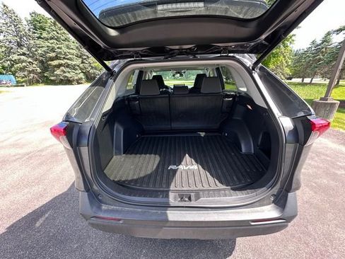 Used 2020 Toyota RAV4 XLE w/ Convenience Package AWD/4WD image 10