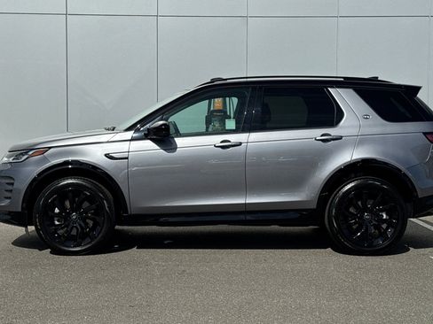 Used 2025 Land Rover Discovery Sport Dynamic SE AWD/4WD image 2