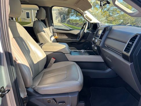 Used 2021 Ford Expedition Limited image 43