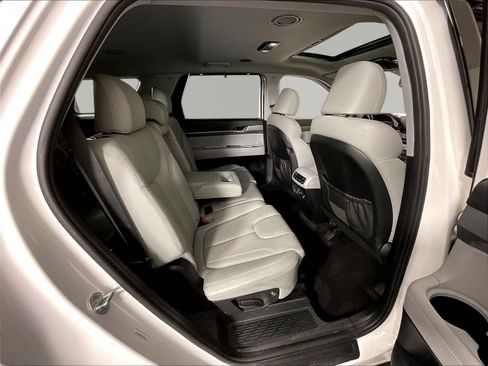 Used 2022 Hyundai Palisade SEL w/ 8P Bench Seat Package AWD/4WD image 25