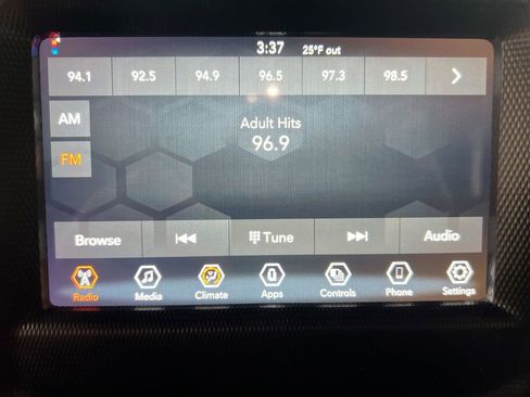 Used 2022 Jeep Wrangler Unlimited Sport image 14