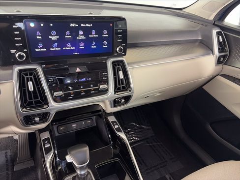 Certified 2023 Kia Sorento SX AWD/4WD image 4