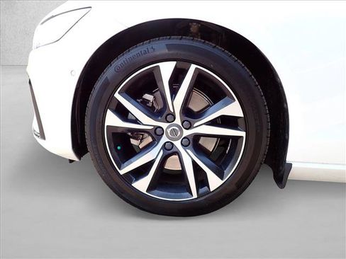 Used 2022 Volvo S60 B5 R-Design w/ Advanced Package FWD image 7
