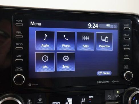 Used 2022 Toyota Highlander XLE image 22