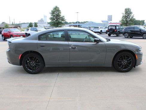 Used 2019 Dodge Charger SXT w/ Blacktop Package AWD/4WD image 6