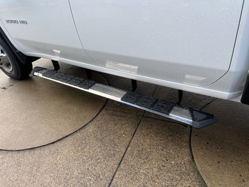 Used 2021 Chevrolet Silverado 3500 LTZ w/ LTZ Convenience Package image 18