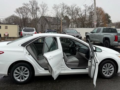 Used 2016 Toyota Camry LE FWD image 7