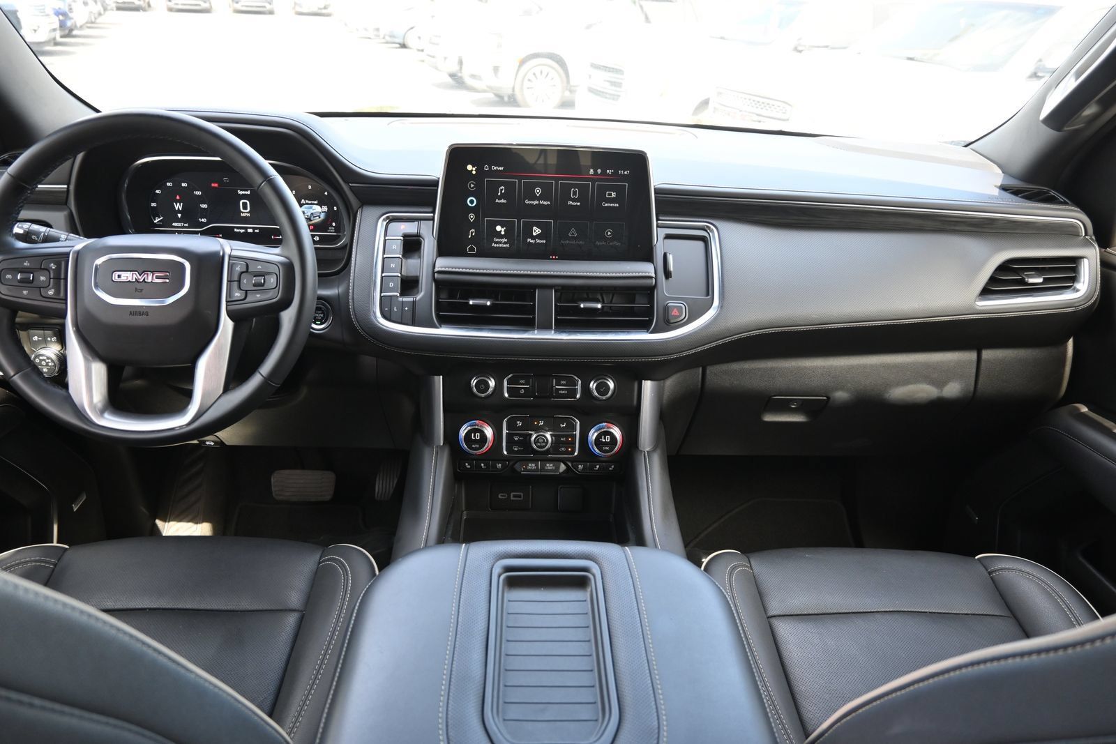 Used 2024 GMC Yukon XL SLT w/ SLT Luxury Package AWD/4WD image 7