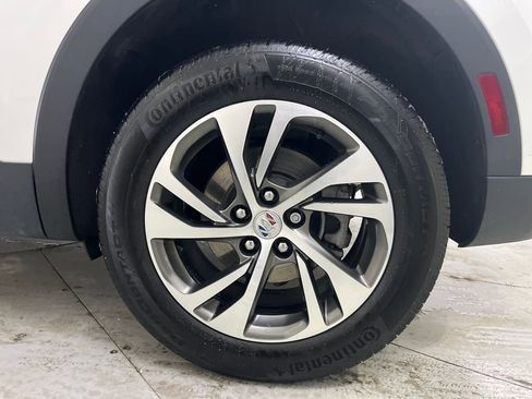 Used 2023 Buick Envision Essence image 16