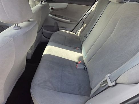 Used 2013 Toyota Corolla LE image 11