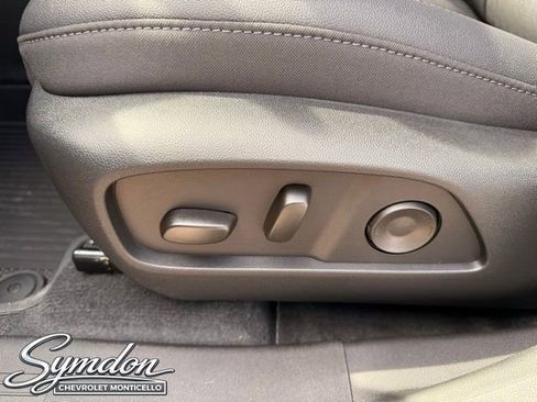 New 2026 Chevrolet Equinox LT image 18