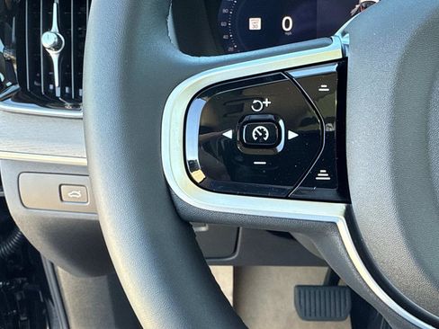 New 2026 Volvo XC90 B6 Plus w/ Protection Package image 30