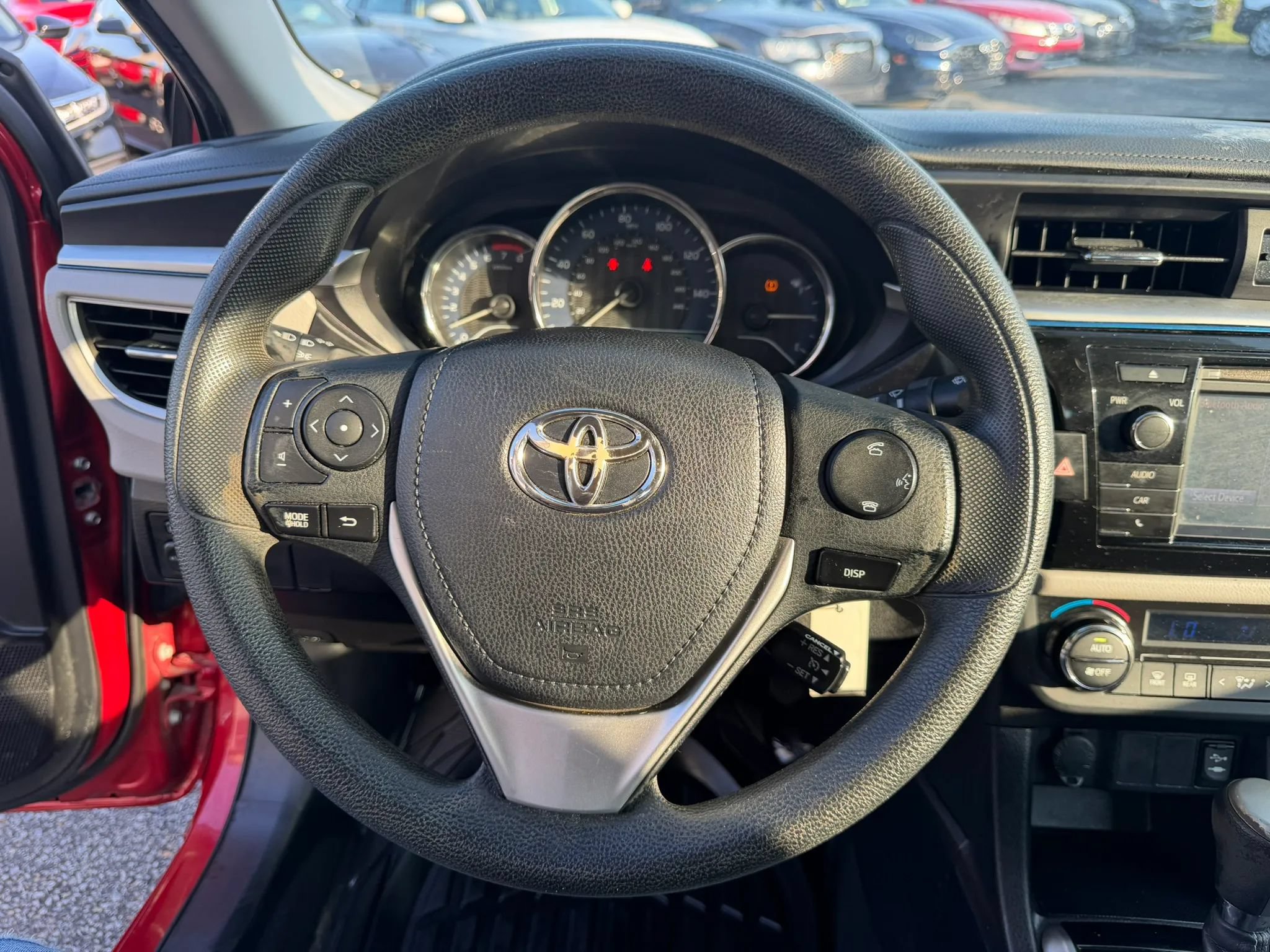 Used 2015 Toyota Corolla LE FWD image 31